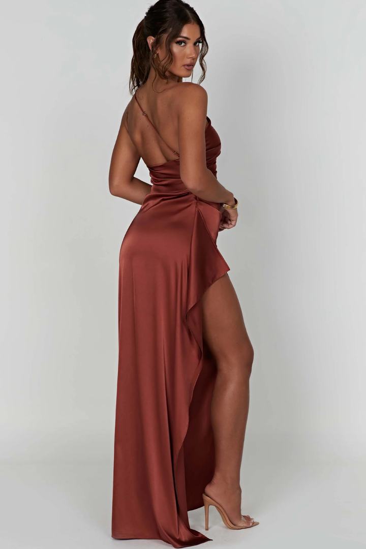 Alessia Maxikleid aus Satin mit One-Shoulder-Ausschnitt