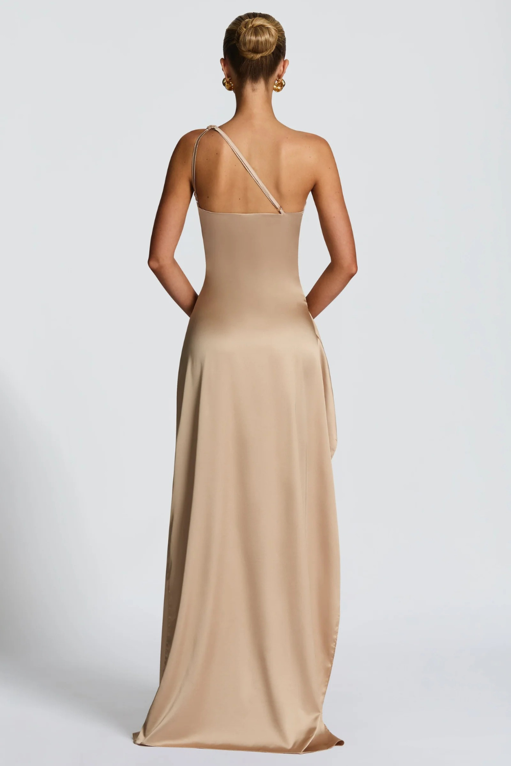 Alessia Maxikleid aus Satin mit One-Shoulder-Ausschnitt