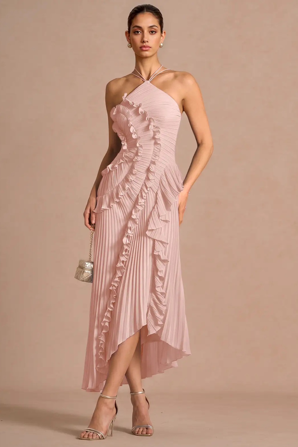Robe longue plissée à col montant