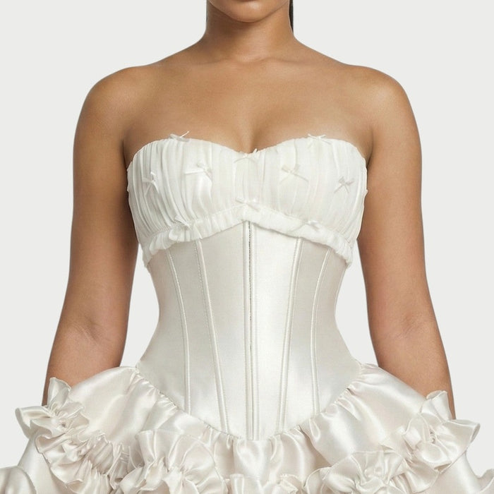 Ruched sweetheart bust in Ivory – detail