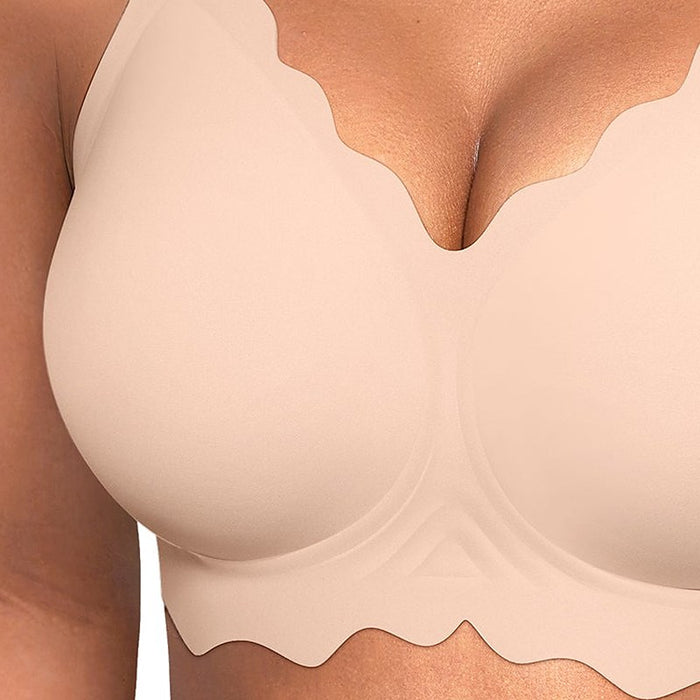Lotte Scalloped Wire-Free Full-Coverage Bra – detail: Smooth moulded cups