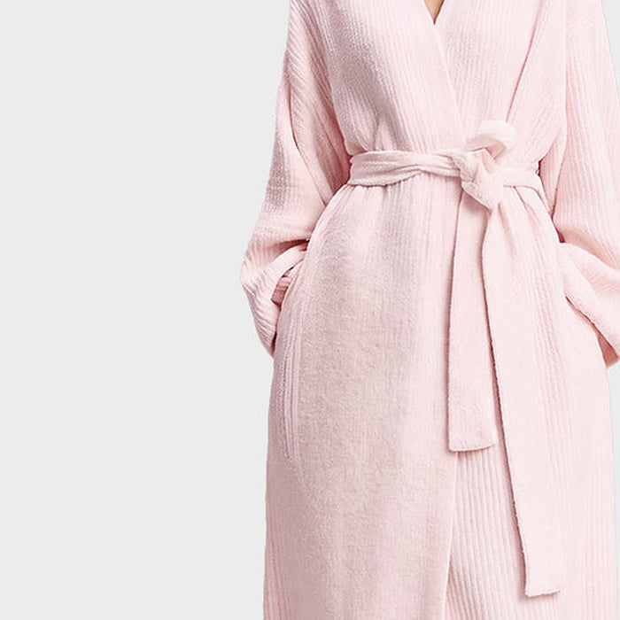 Noelle Cozy Plush Robe with Pockets – detail: Deep side pockets