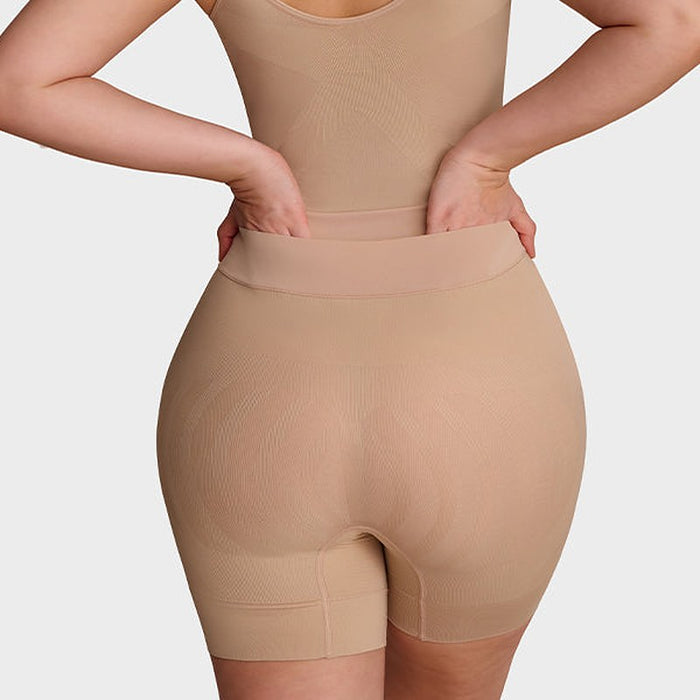 Nova Seamless Sculpting Bodysuit – detail: Butt-lift seat panel
